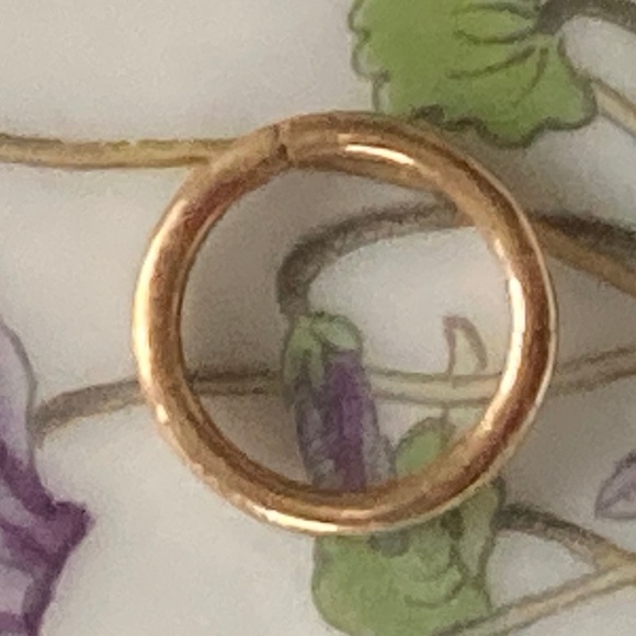 14k solid yellow gold seamless clicker hoop earring 16 gauge 8mm - Picture 3 of 5